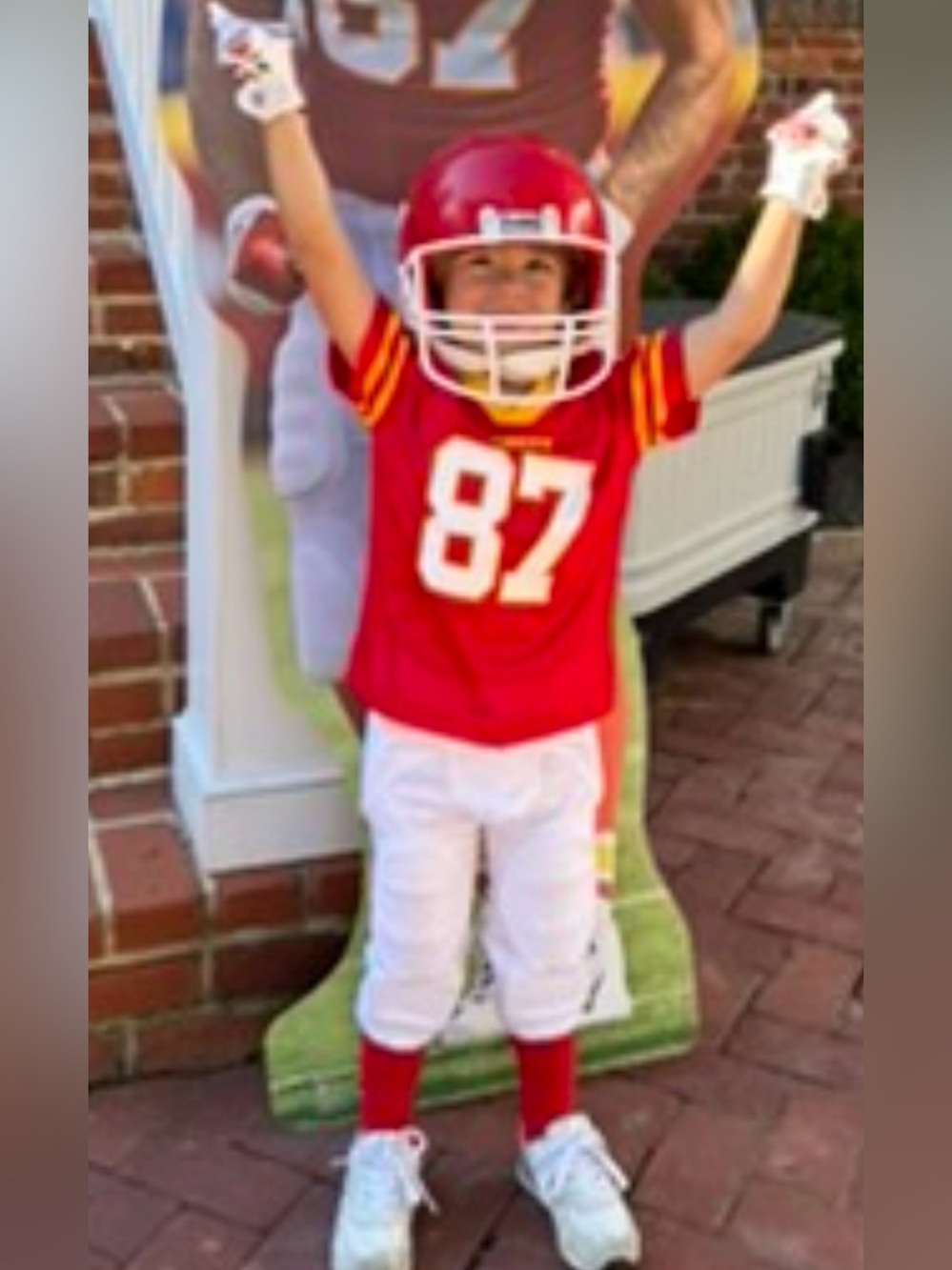 NFL Kids Travis Kelsey Football Kansas City Chiefs Football Costume size 4T - Picture 13 of 17